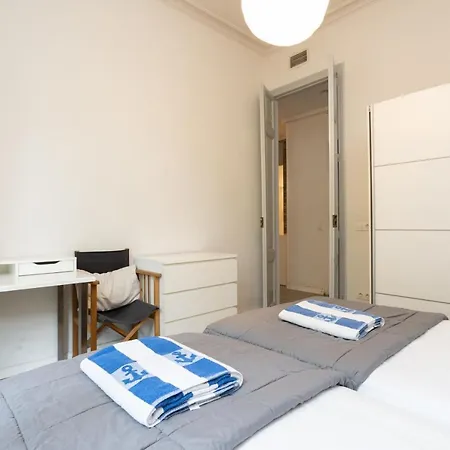 ApartEasy - Casanova Elegance Barcelona Exterior foto
